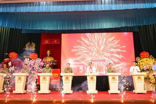 Mái ấm hạnh phúc của người Việt Nam nhân văn, yêu nước