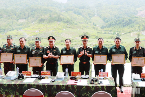 Rút ra nhiều bài học kinh nghiệm trong xây dựng khu vực phòng thủ