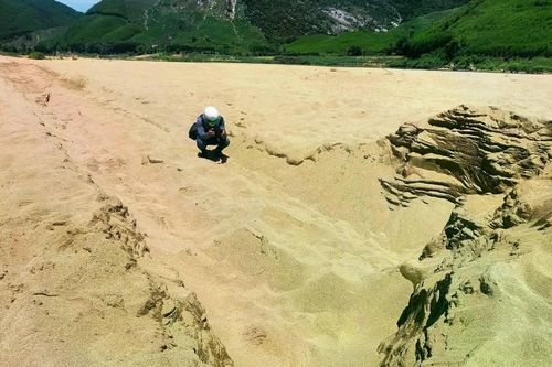 Chủ tịch Đà Nẵng yêu cầu kiểm tra, xử lý tình trạng khai thác cát trái phép trên sông Thu Bồn