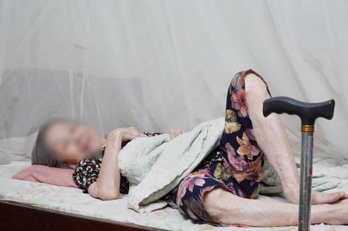 Vụ khiêng cụ 87 tuổi làm ủy quyền nhận lương: Phường nói do 'gia đình sốt ruột'