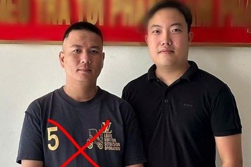 Đối tượng truy nã nguy hiểm về tội gây rối trật tự công cộng ra đầu thú