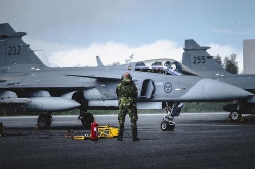 Ukraine ký thỏa thuận mua 16 tiêm kích Gripen, châu Âu trả tiền