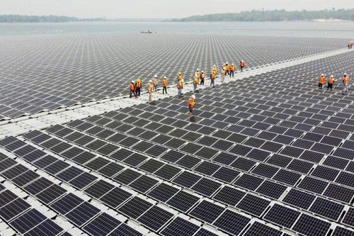 Các doanh nghiệp Trung Quốc ồ ạt tháo chạy, bán tháo tài sản tại Mỹ