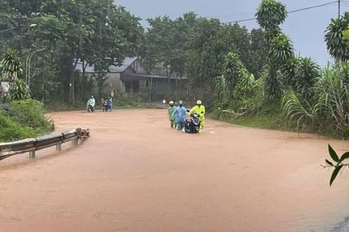 Lào Cai: Cảnh báo nguy cơ lũ quét, sạt lở đất và sụt lún đất do mưa lớn kéo dài