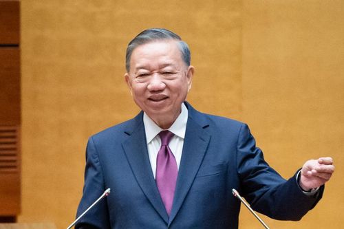 Không nóng vội, chủ quan, song cũng không thể dừng lại, chần chừ trước những bất cập thực tiễn đã chỉ ra