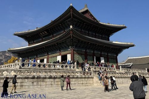 Hàn Quốc gia hạn miễn phí visa cho khách du lịch theo đoàn Việt Nam