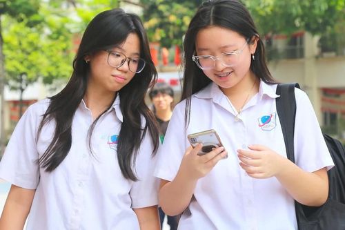 Phổ điểm thi tốt nghiệp trung học phổ thông 2026: Không có điểm 10 Ngữ văn
