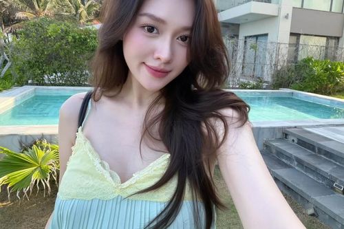 Lộ sắc vóc 'mong manh' của Á hậu Tường San ở những tháng cuối thai kỳ