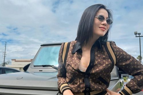 Quang Lê thăm biệt thự của Lệ Quyên