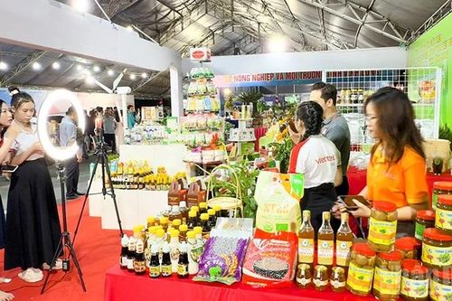 Vĩnh Long đột phá số từ đêm khai mạc Hội chợ sản phẩm OCOP