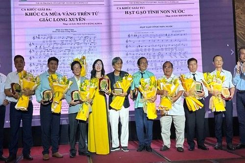 Trao giải Cuộc vận động sáng tác 'Lúa gạo Việt - Nguồn cội và tương lai'
