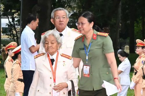 Hạnh phúc đón chào kỷ niệm 50 năm Thành phố mang tên Bác