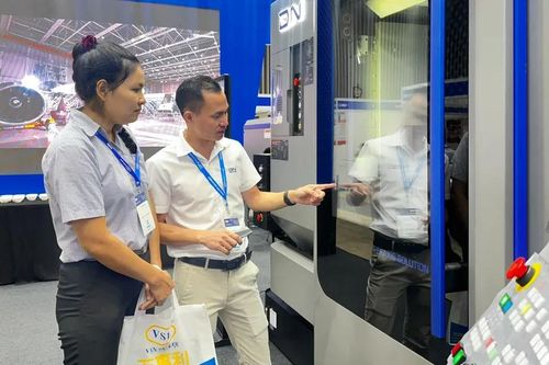 Thúc đẩy chuyển đổi xanh khu công nghiệp