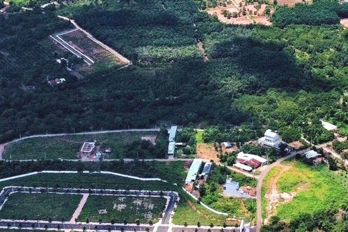 Cha mẹ lặng lẽ cho con trai đất 20 năm trước, con gái kiện vẫn được chia thừa kế