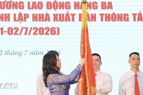 Nhà xuất bản Thông tấn đón nhận Huân chương Lao động hạng Ba