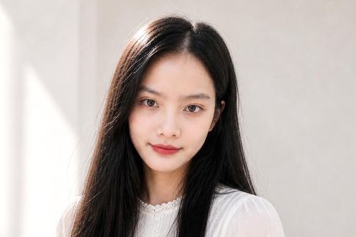 Từ cô bé nghèo có tuổi thơ cơ cực đến nữ thủ khoa tốt nghiệp ĐH Sư phạm Hà Nội