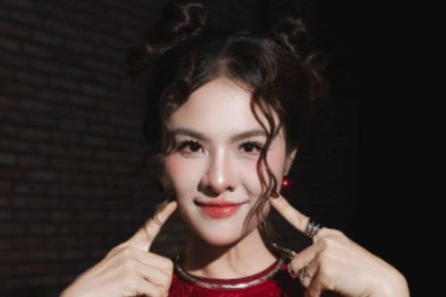 Vân Trang chia sẻ hình ảnh vườn cây mình tự trồng trong cơ ngơi tiền tỉ