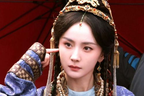 Top 10 mỹ nhân gánh phim đỉnh nhất: Bạch Lộc thua sát nút quán quân