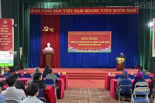 Lào Cai: Đưa pháp luật và 'Bình dân học vụ số' đến với đồng bào biên giới Pha Long