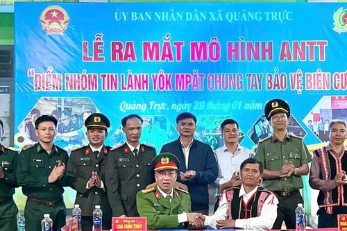 Mô hình 'Điểm nhóm tôn giáo chung tay bảo vệ biên cương' ở Quảng Trực