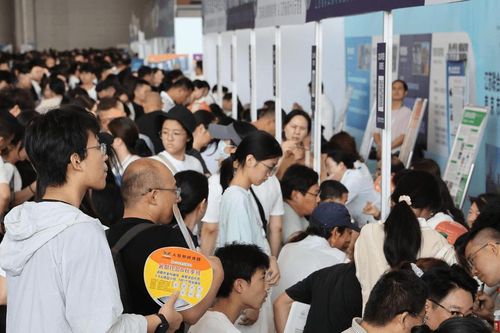 Nở rộ lừa đảo tư vấn tuyển sinh sau kỳ thi Gaokao