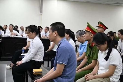 Hoãn xét xử vợ chồng Giám đốc Herbitech làm giả sản phẩm hưởng lợi hàng chục tỷ đồng
