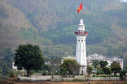 Lào Cai đưa ra 2 phương án cải tạo, nâng cấp cột cờ biên giới Lũng Pô