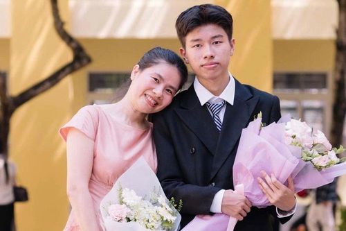Nam sinh Quảng Trị và cú 'bẻ lái' sát ngày thi: Từ khát vọng áo blouse trắng đến danh hiệu Thủ khoa