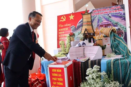 Từ 'Đại hội không hoa' đến sinh kế mới cho đồng bào Xơ Đăng