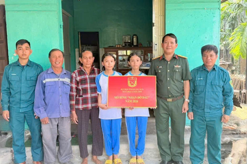 Thư về tòa soạn: Thiết thực mô hình 'Bố đỡ đầu'