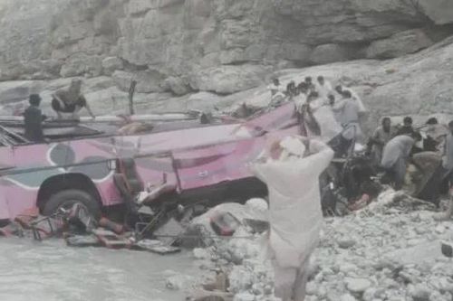 Pakistan: Xe buýt rơi xuống vực, ít nhất 40 người thiệt mạng