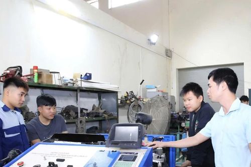 Rèn luyện kỹ năng nghề nghiệp, hành trang cần thiết hướng tới tương lai
