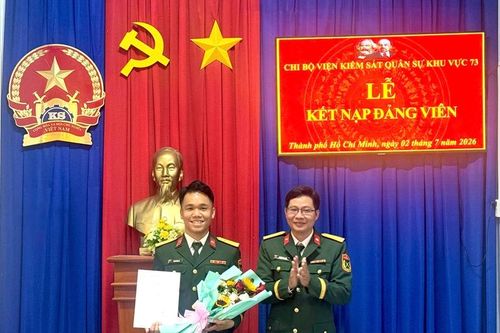 Chi bộ Viện kiểm sát Quân sự Khu vực 73 tổ chức Lễ kết nạp đảng viên mới