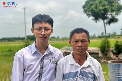 Hành trình đến ngôi vị Thủ khoa của chàng trai sinh ra từ làng