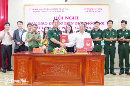Hoàn thành bàn giao hệ thống đường biên, mốc giới cho các xã biên giới