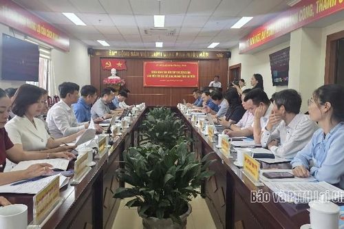 Đoàn công tác Tạp chí Cộng sản làm việc với các sở, ban, ngành tỉnh