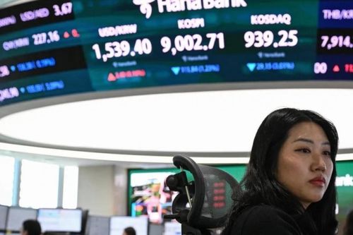 Thị trường châu Á phân hóa vì làn sóng bán tháo cổ phiếu chip