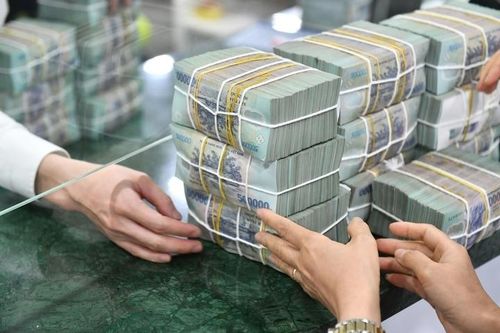 Ngân hàng tìm cách gỡ khó huy động vốn