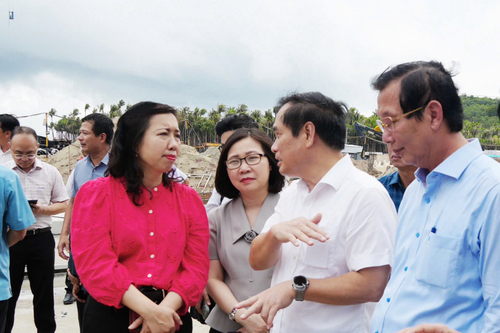 Bảo đảm điều kiện tác nghiệp cho cơ quan báo chí trong và ngoài nước trong Năm APEC 2027