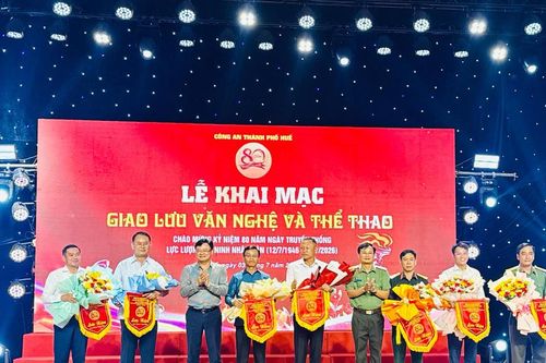 Giao lưu văn nghệ, thể thao thắt chặt tình đoàn kết hữu nghị Việt - Lào