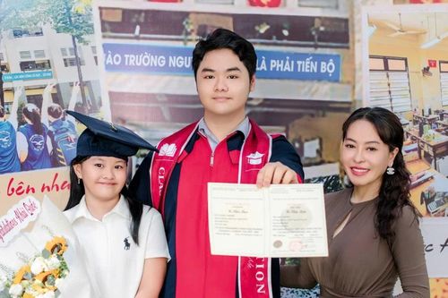 Đôi bạn cùng tiến - từ 'đội sổ' đến thủ khoa