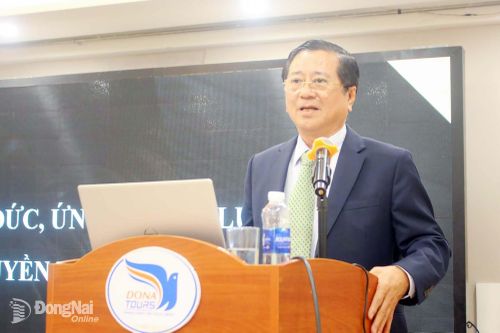Gần 300 luật sư tham gia bồi dưỡng về chuyên môn, nghiệp vụ