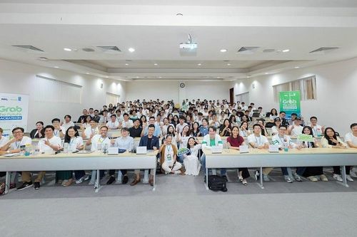Thanh niên sáng tạo giải pháp số cho đô thị xanh và giao thông tiếp cận