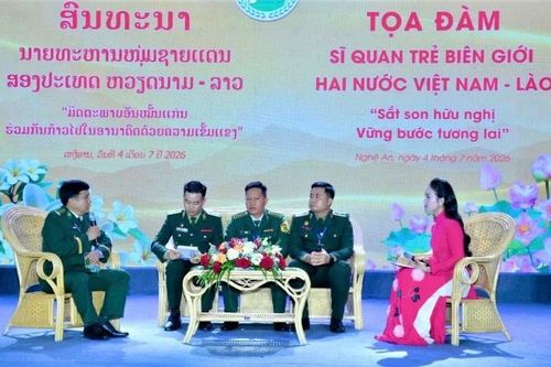 Tọa đàm sĩ quan trẻ hai nước Việt Nam-Lào