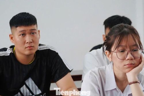 Một phòng thi có 16/22 thí sinh đạt điểm 10 Toán, Sở GD&ĐT Hà Tĩnh nói gì?