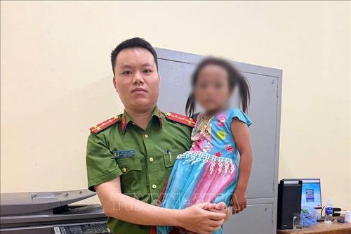 Bắt giữ đối tượng trốn truy nã về tội mua bán hàng cấm