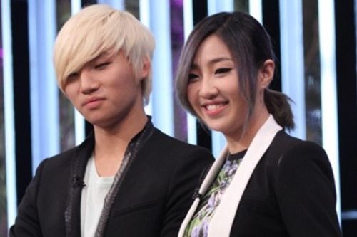Daesung quỳ gối xin lỗi Minzy vì phát ngôn gây tranh cãi năm xưa