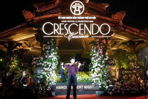Dàn nghệ sĩ quốc tế hòa nhịp tại 'Crescendo - Giao hưởng kết nối' bên hồ Hoàn Kiếm