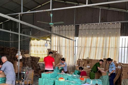 Khởi tố đối tượng sản xuất, buôn bán trà giả