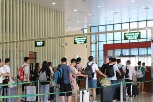 Tạm hoãn xuất cảnh với cá nhân nợ thuế từ 50 triệu đồng trở lên